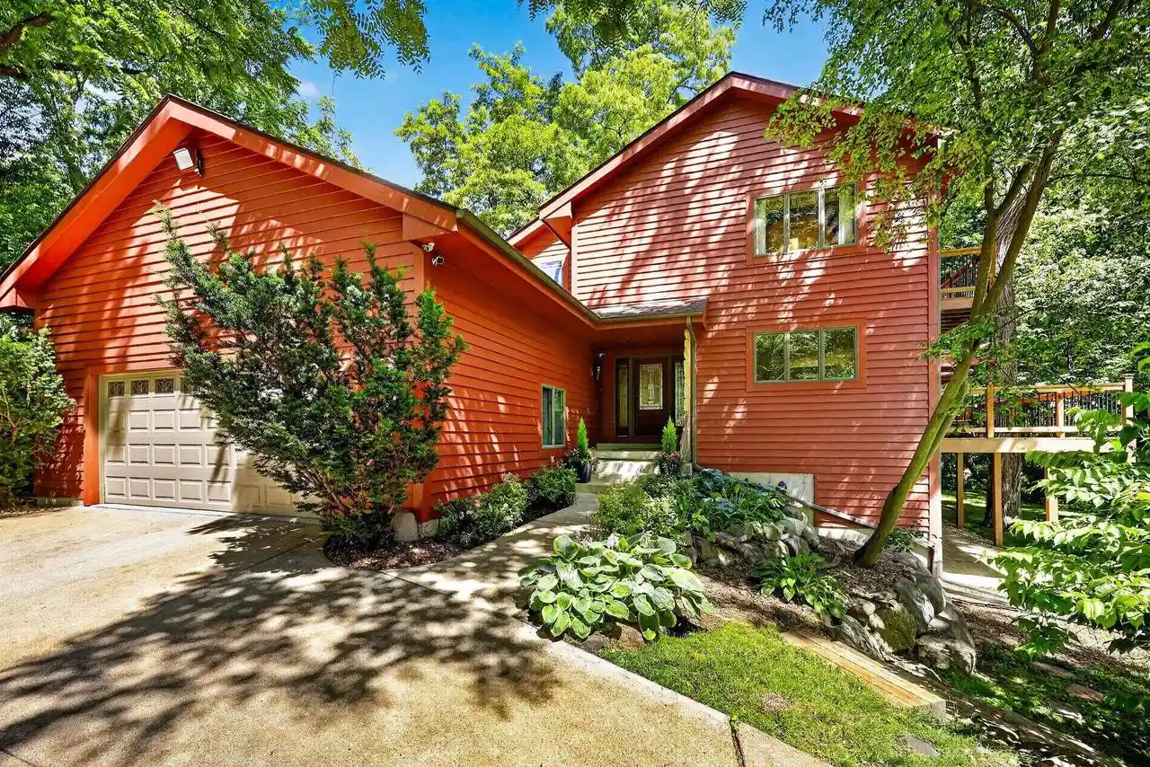 Photo 1 of Single family home for sale at 1 White Oaks Lane Lane, Madison, WI 53711 | MLS# 2024556 | Listing updated on 2026-09-16