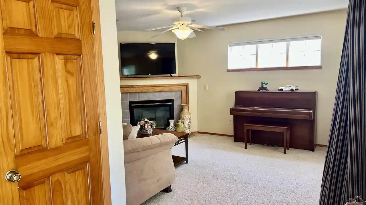 3rd image of 1505 Dayflower Dr Dr, Madison, WI 53719 | MLS# 2024565