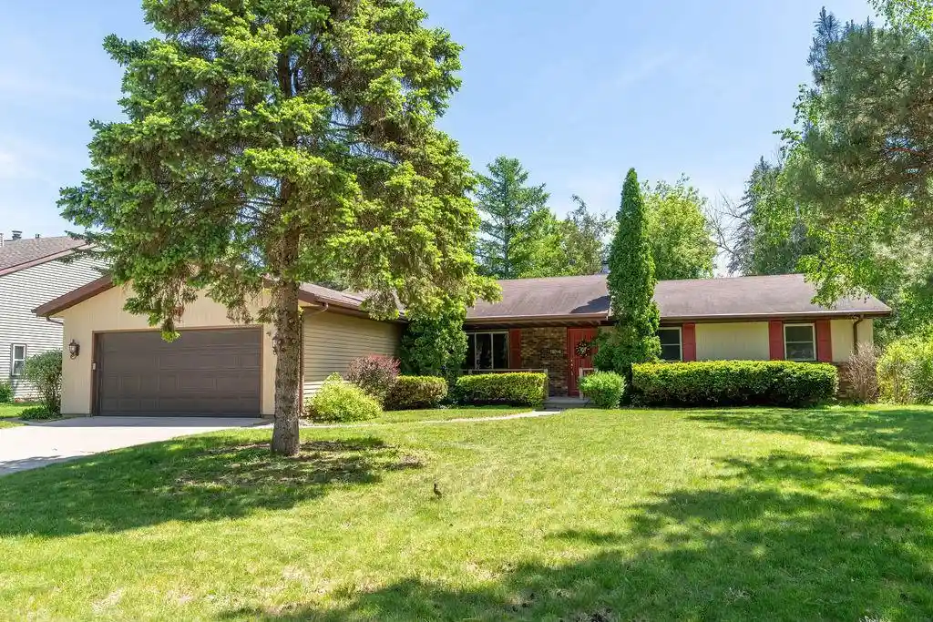 Homes for sale in Neenah, WI | 1032 Pilgrim Road Road, Neenah, WI 54956 | MLS# 50326470
