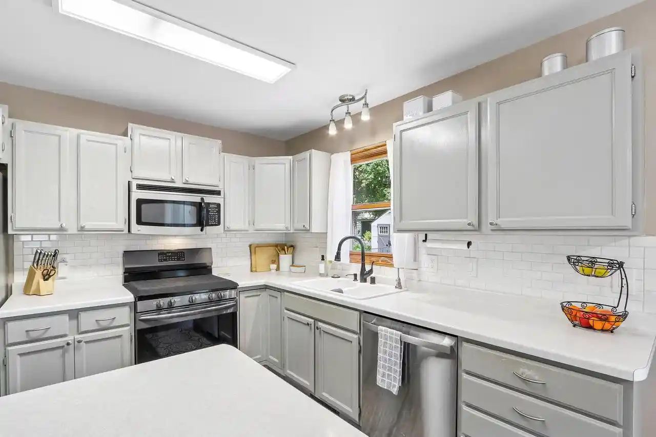 Homes for sale in Hartford, WI | 32 Hidden Creek View View, Hartford, WI 53027 | MLS# 1964877