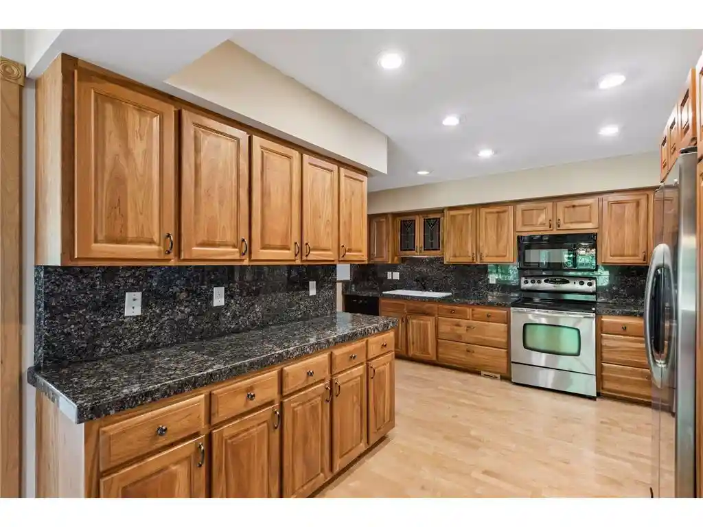 3rd image of 700 Spruce Dr Dr, Hudson, WI 54016 | MLS# 7081452