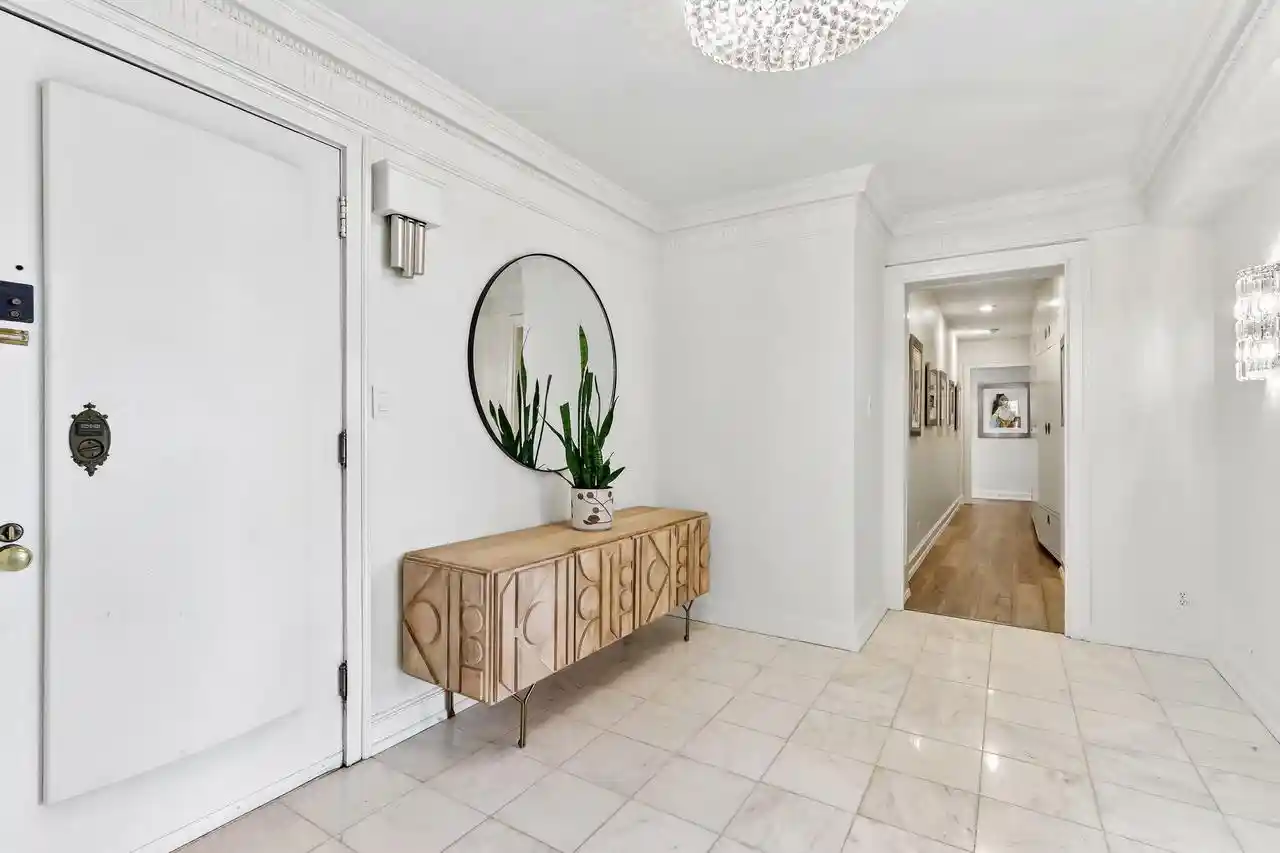 Homes for sale in Milwaukee, WI | 1028 E Juneau Avenue Avenue #825-26, Milwaukee, WI 53202 | MLS# 1964962