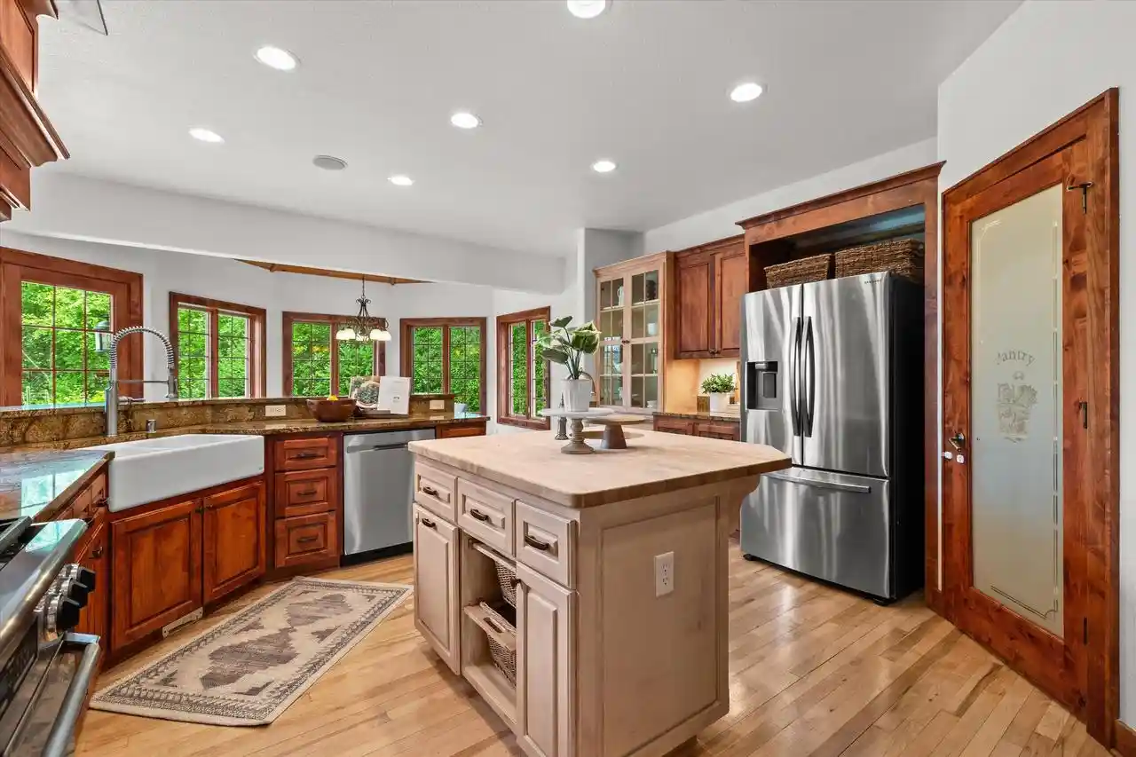 Homes for sale in Oconomowoc, WI | N69W34498 Oconomowoc Road Road, Oconomowoc, WI 53066 | MLS# 1964992