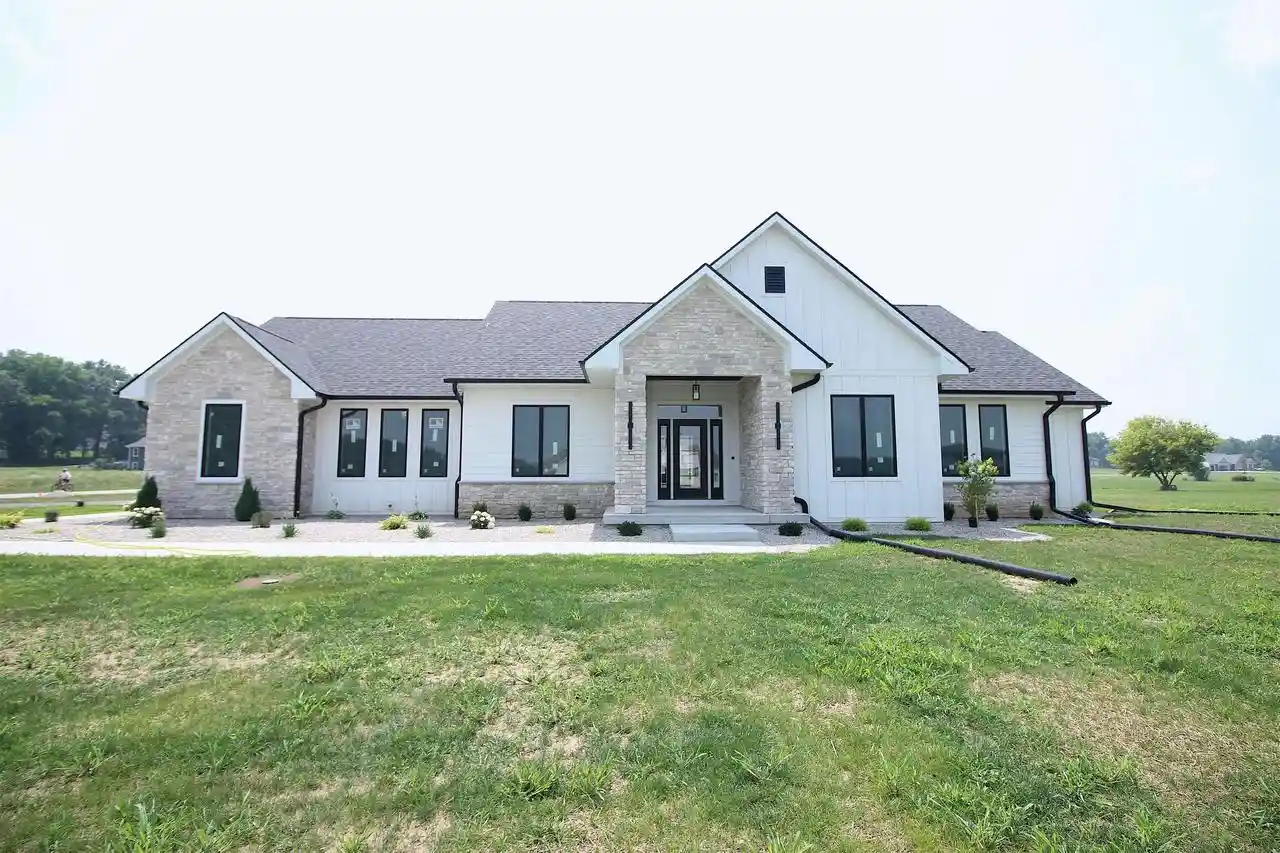 1st image of 5143 N Brownwood Dr Dr, Janesville, WI 53545 | MLS# 2024647