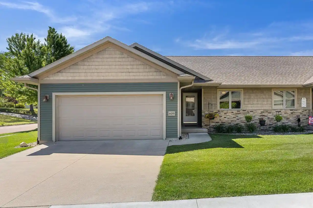 Homes for sale in Onalaska, WI | 609 4th Avenue N Avenue N, Onalaska, WI 54650 | MLS# 1965024