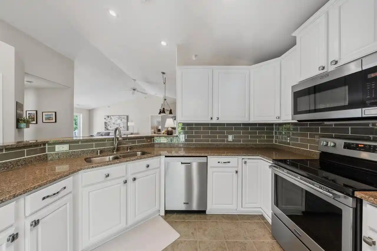 4th image of 370 E Veterans Way Way #5, Mukwonago, WI 53149 | MLS# 1965047