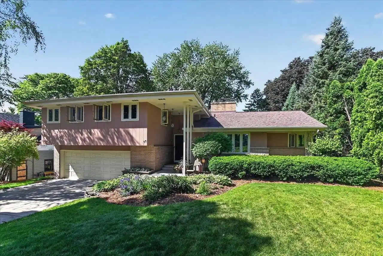 1st image of 11 Fuller Dr Dr, Madison, WI 53704 | MLS# 2024670