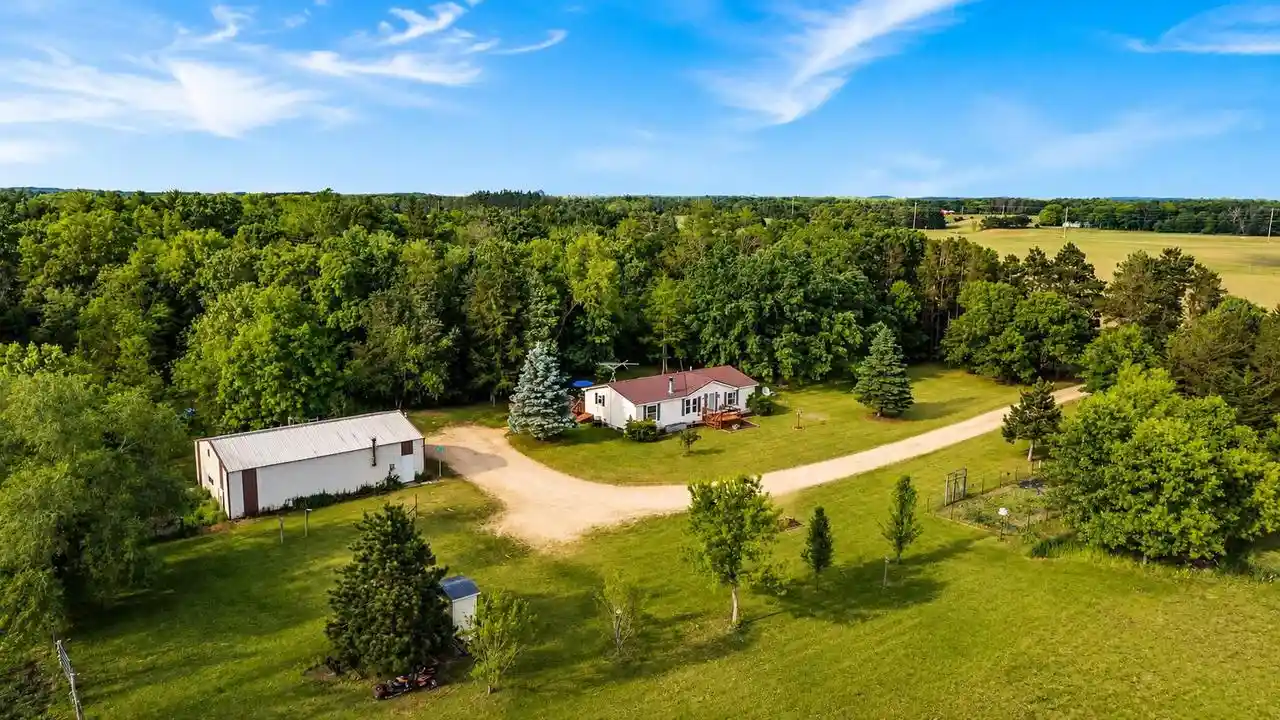 Homes for sale in Montello, WI | N3041 County Road F, Montello, WI 53949 | MLS# 2024678