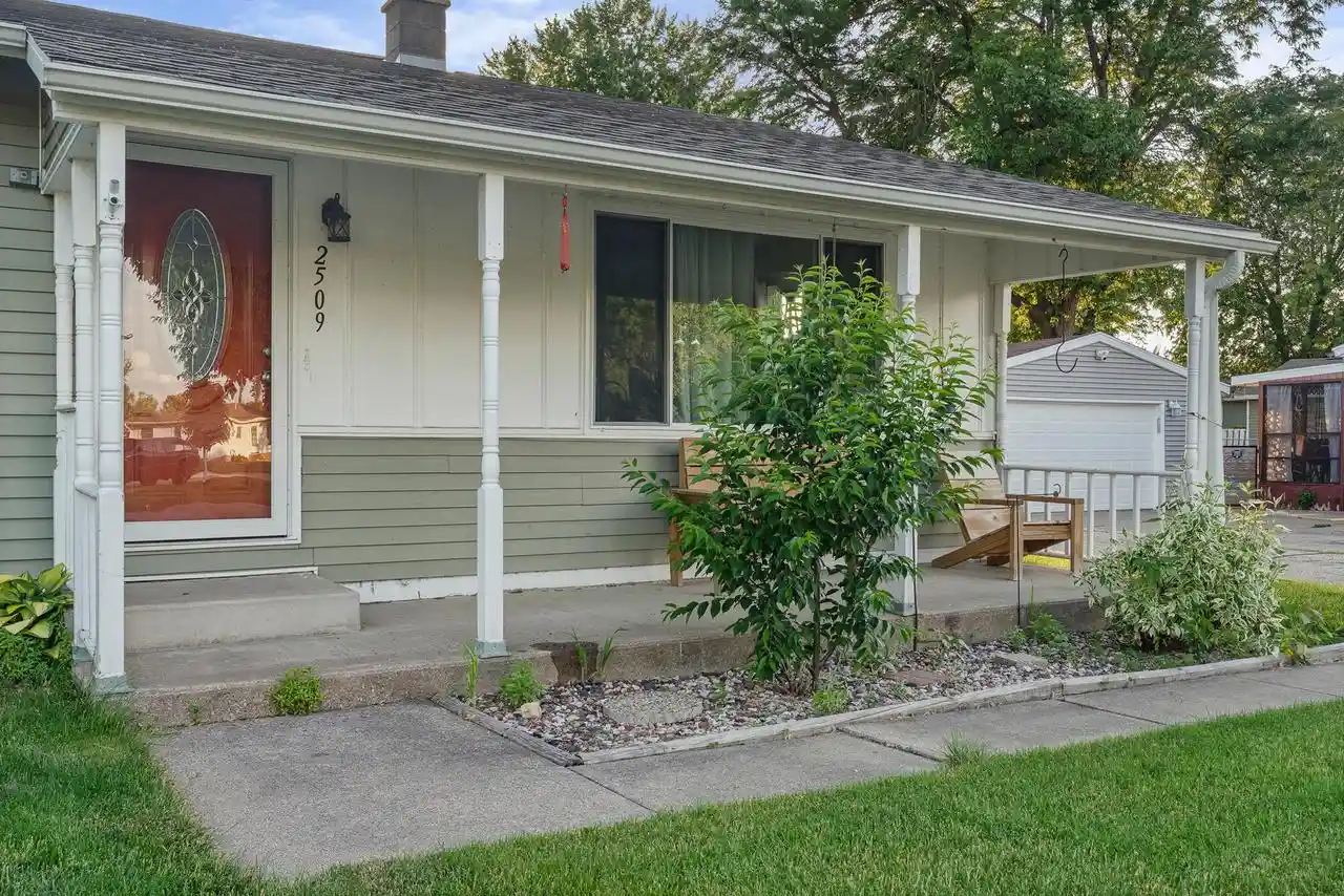 Homes for sale in La Crosse, WI | 2509 Western Avenue Avenue, La Crosse, WI 54603 | MLS# 1965057