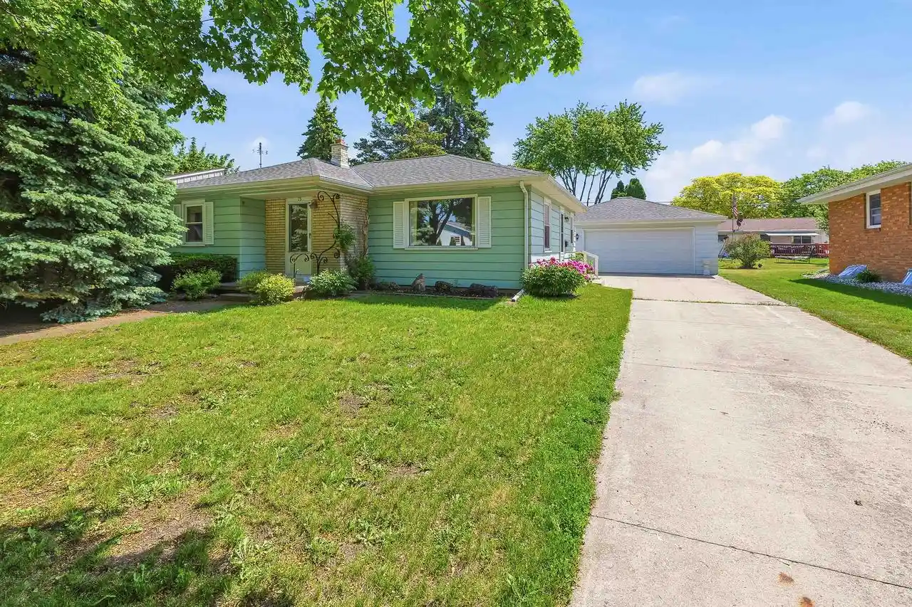 Homes for sale in Fond Du Lac, WI | 75 S Reserve Avenue Avenue, Fond Du Lac, WI 54935 | MLS# 50326509