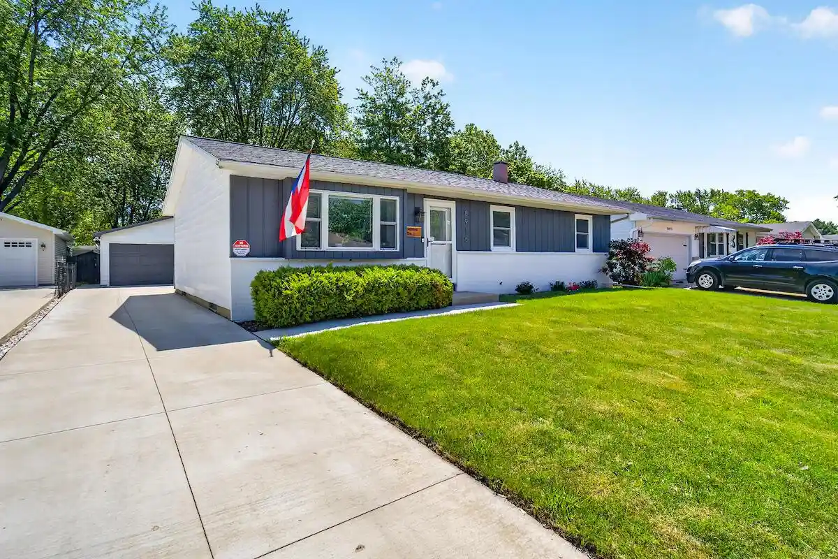 Homes for sale in Kenosha, WI | 8915 17th Avenue Avenue, Kenosha, WI 53143 | MLS# 1965073