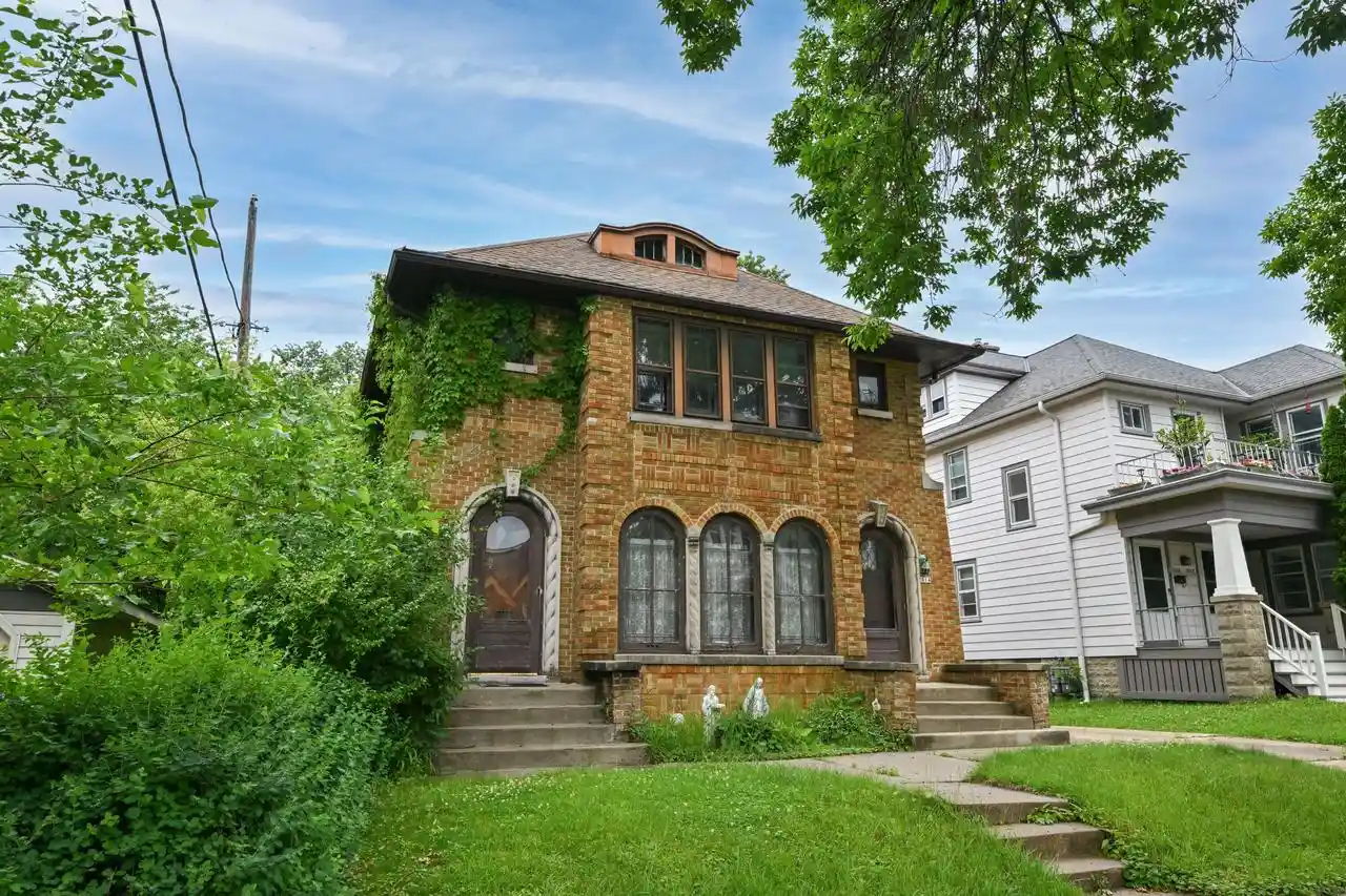 1st image of 2012 E Newton Avenue Avenue #2014, Milwaukee, WI 53211 | MLS# 1965081
