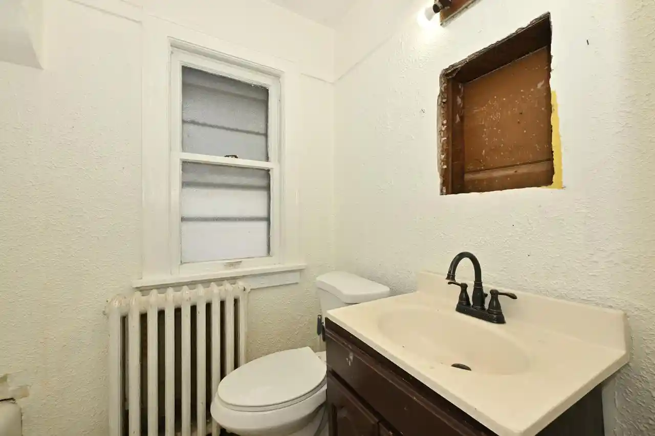 2nd image of 2012 E Newton Avenue Avenue #2014, Milwaukee, WI 53211 | MLS# 1965081
