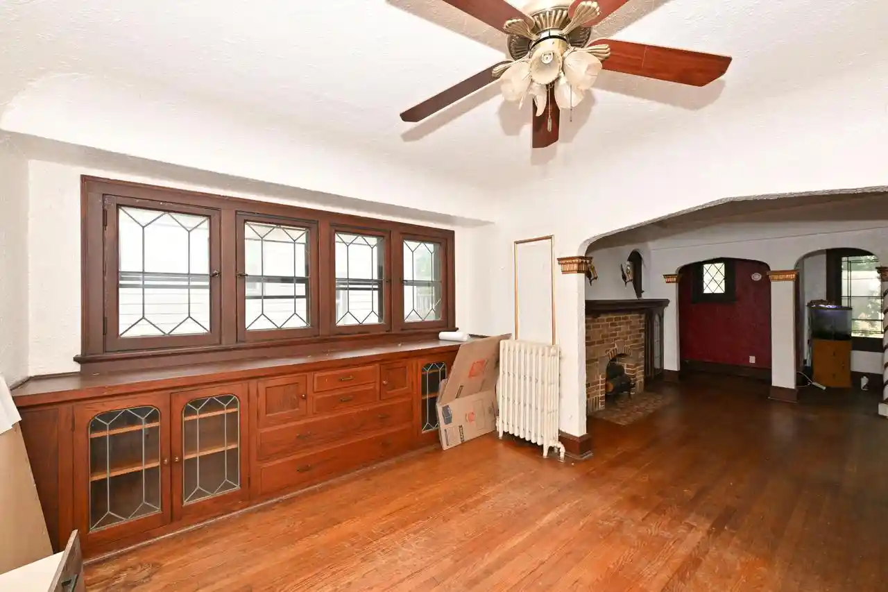 2nd image of 2012 E Newton Ave Ave, Milwaukee, WI 53211