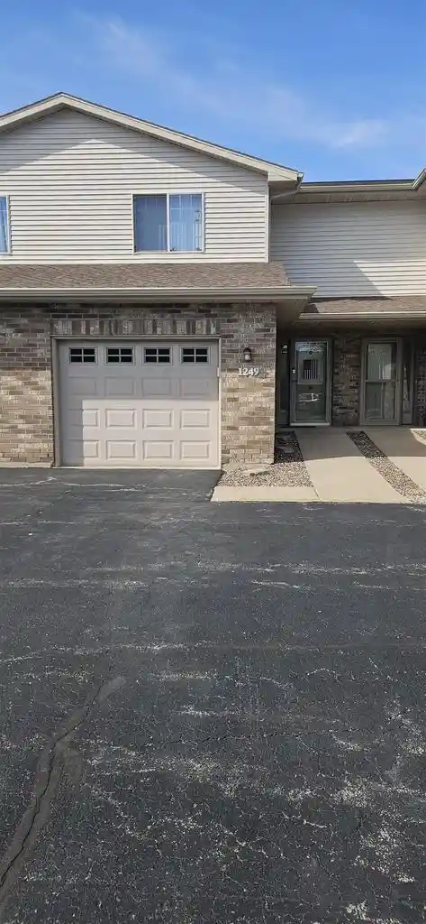 Homes for sale in De Pere, WI | 1249 Pond View Circle Circle, De Pere, WI 54115 | MLS# 50326526