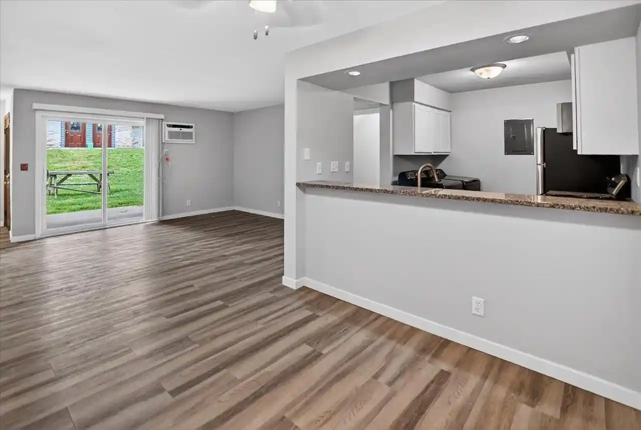 4th image of 503 Whispering Pines Wy Wy, Fitchburg, WI 53713