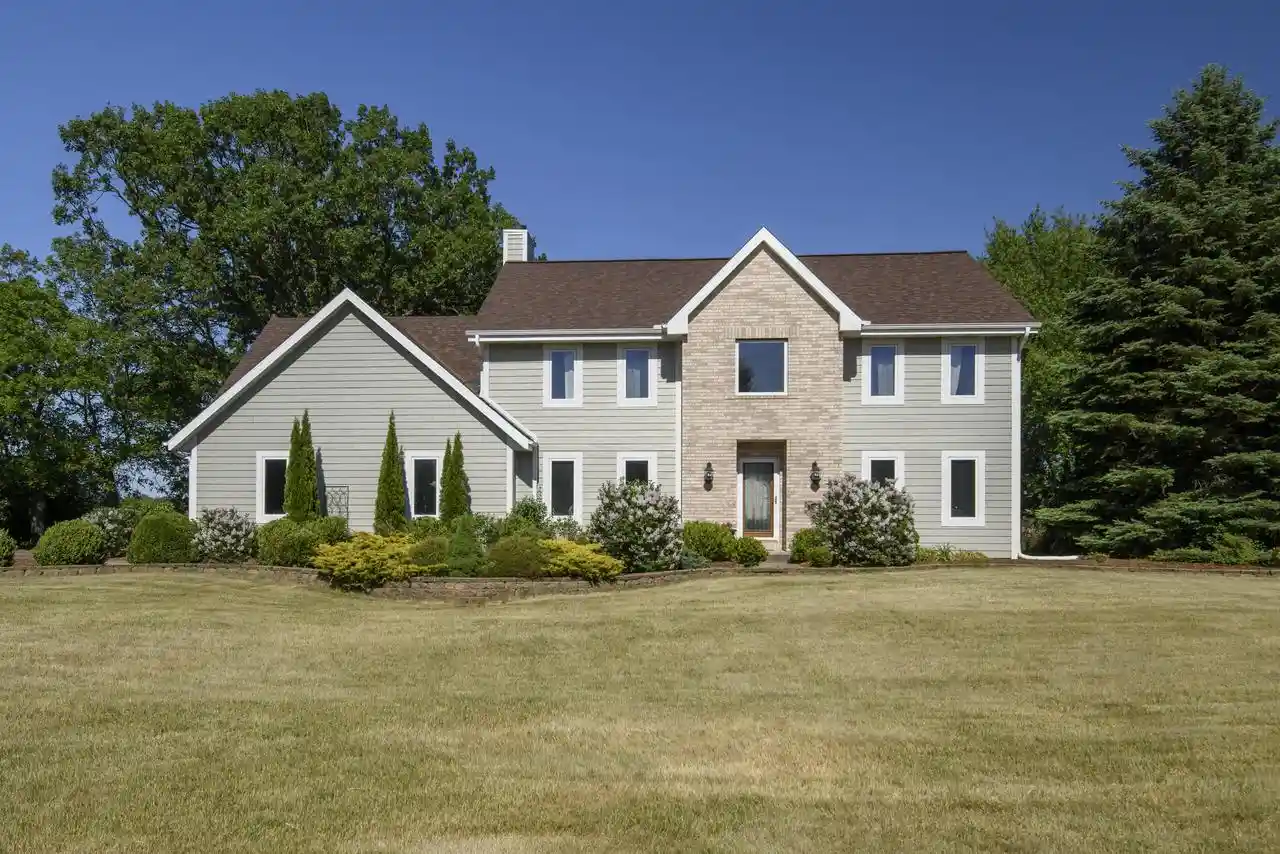 Homes for sale in Oconomowoc, WI | 1333 N Riverline Dr Dr, Oconomowoc, WI 53066 | MLS# 1965101