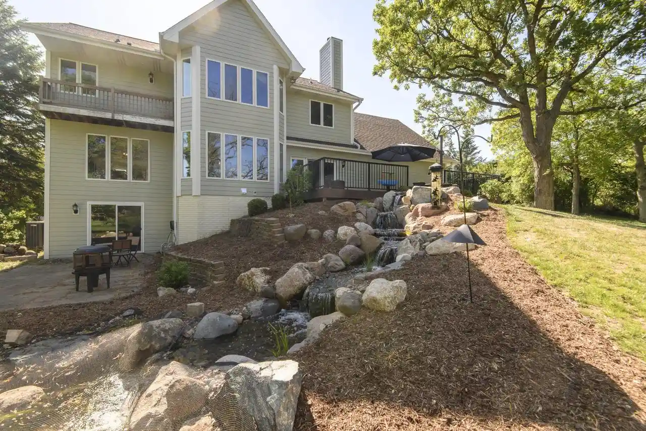 Homes for sale in Oconomowoc, WI | 1333 N Riverline Dr Dr, Oconomowoc, WI 53066 | MLS# 1965101