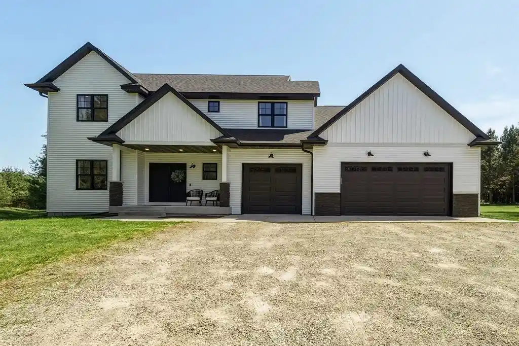 Homes for sale in Fall Creek, WI | 10081 9 Mile Creek Road Road, Fall Creek, WI 54742 | MLS# 1601601