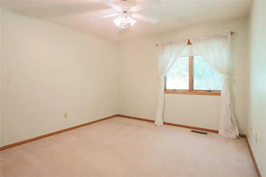 Photo 3 of Single family home for sale at 1825 Golf View Dr, River Falls, WI 54022 | MLS# 1601755 | Listing updated on 2026-08-31