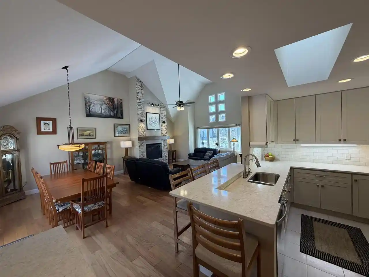 5th image of 2 Sebring Court Court, Madison, WI 53719 | MLS# 2024738