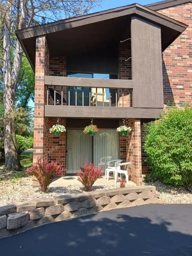 Homes for sale in Glendale, WI | 2420 W Good Hope Rd Rd, Glendale, WI 53209