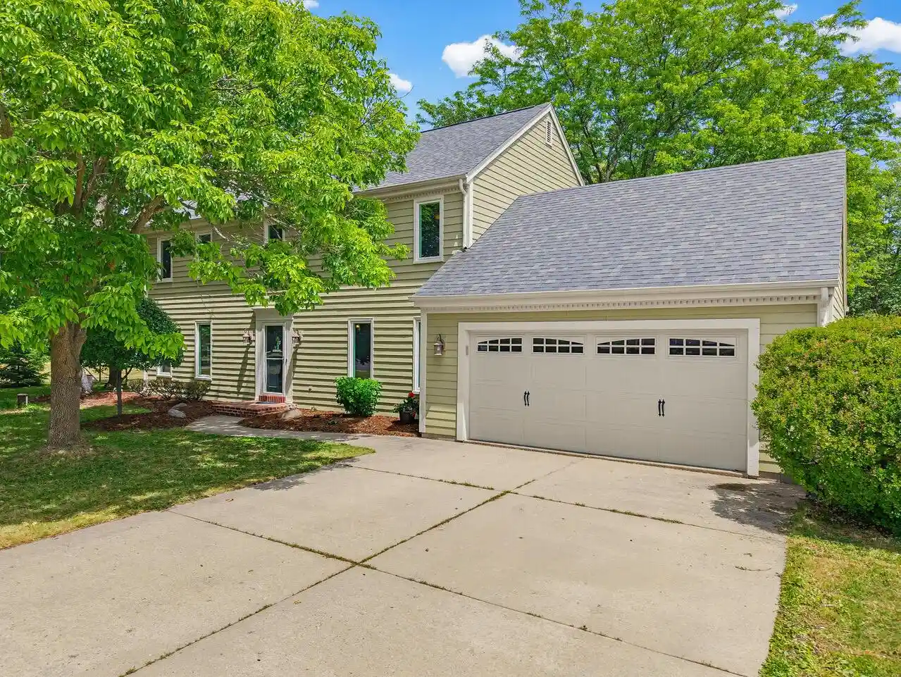 1st image of 112 N Meadowside Court Court, Oconomowoc, WI 53066 | MLS# 1965179