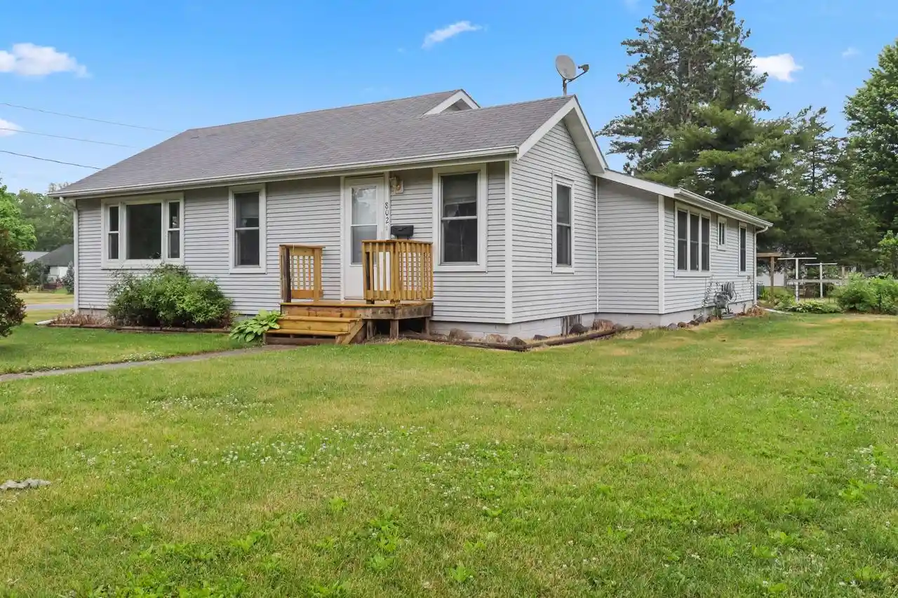 Homes for sale in Brodhead, WI | 802 E 7th Avenue Avenue, Brodhead, WI 53520 | MLS# 2024753