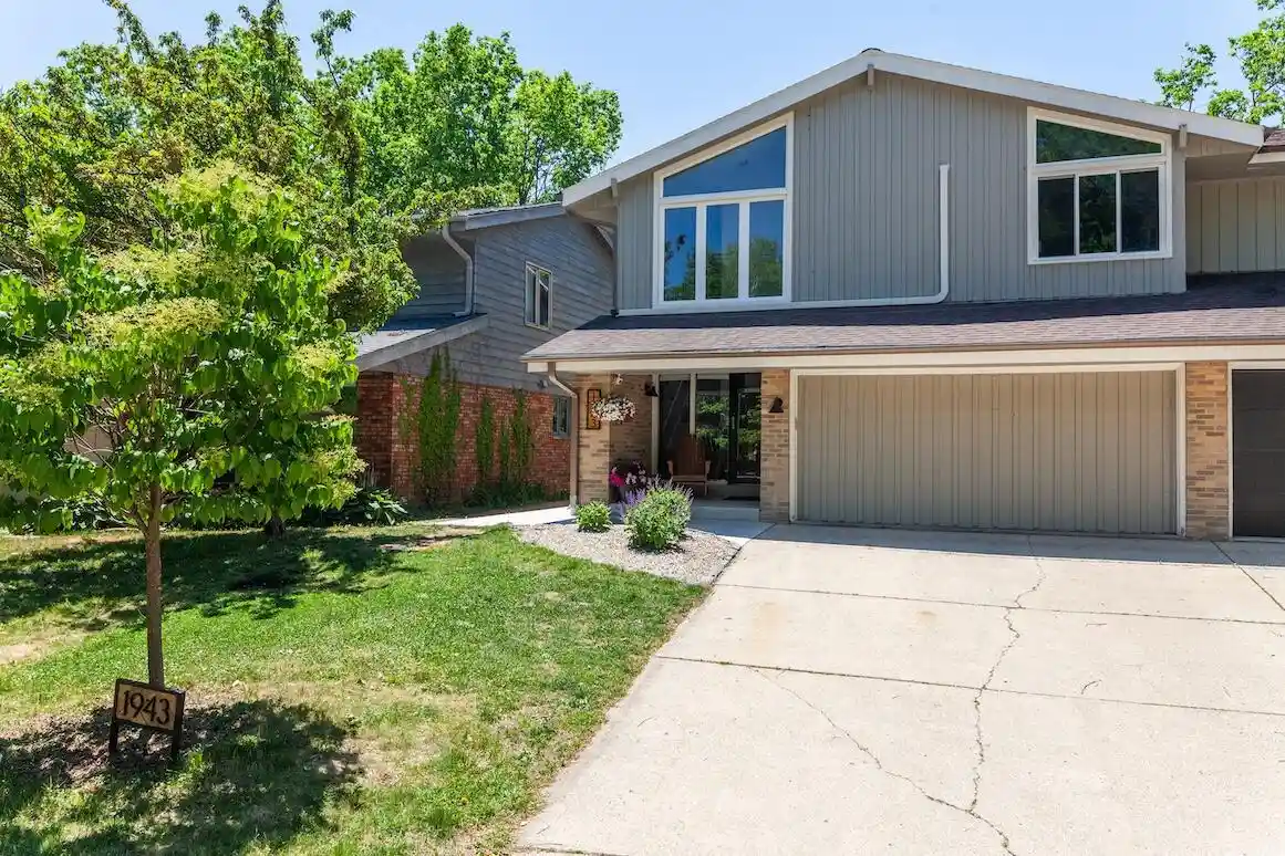 Homes for sale in Wauwatosa, WI | 1943 River Park Court Court, Wauwatosa, WI 53226 | MLS# 1965189