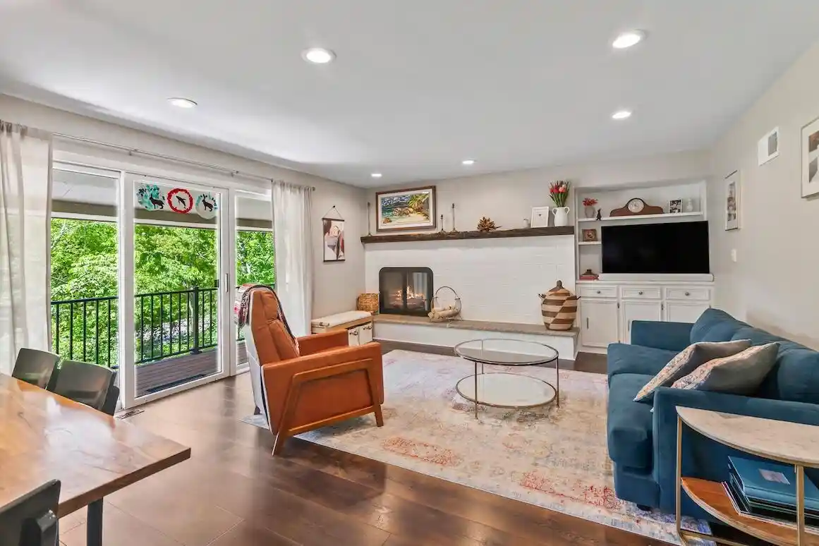 Homes for sale in Wauwatosa, WI | 1943 River Park Court Court, Wauwatosa, WI 53226 | MLS# 1965189