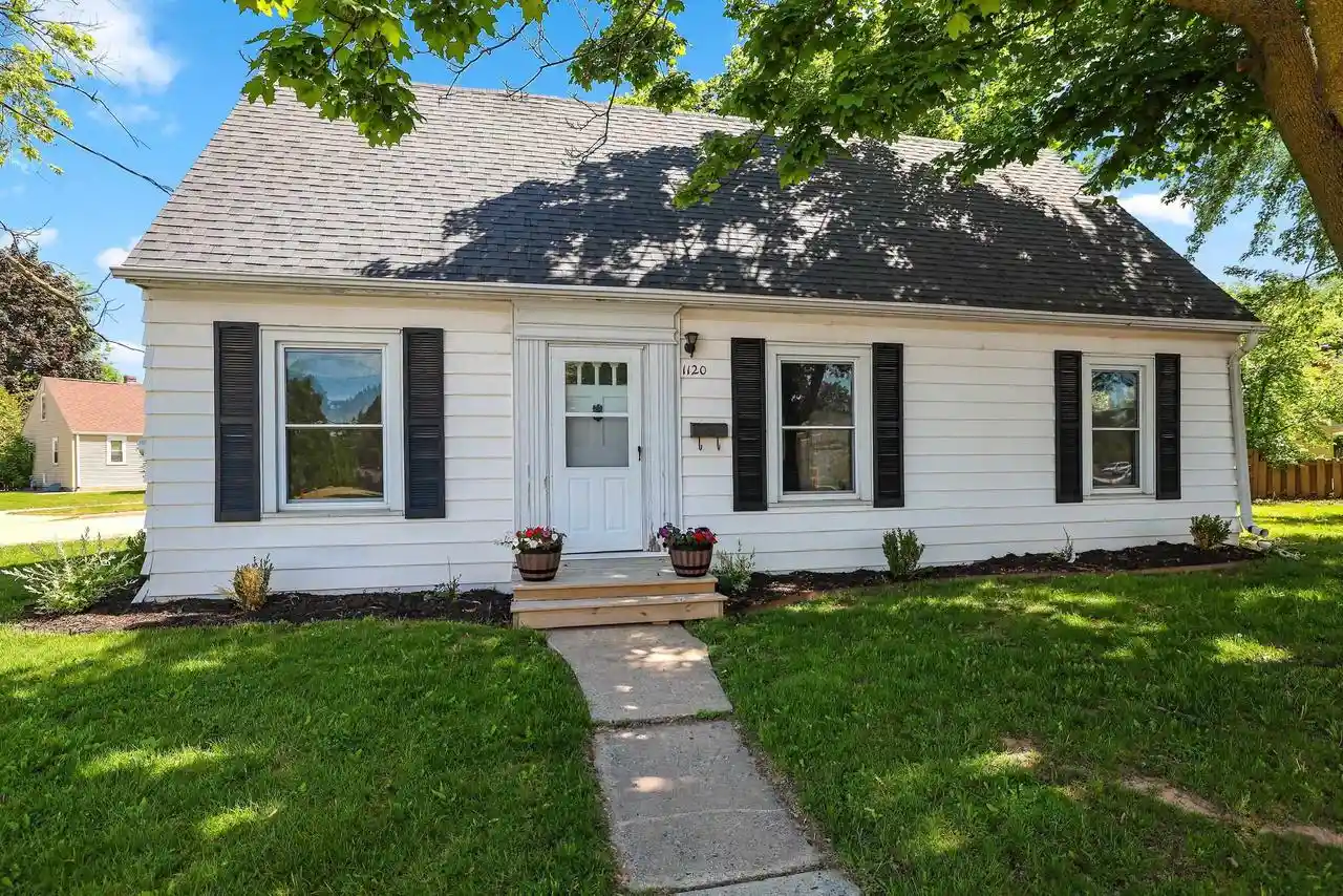 Homes for sale in Appleton, WI | 1120 N Badger Avenue Avenue, Appleton, WI 54914 | MLS# 50326573
