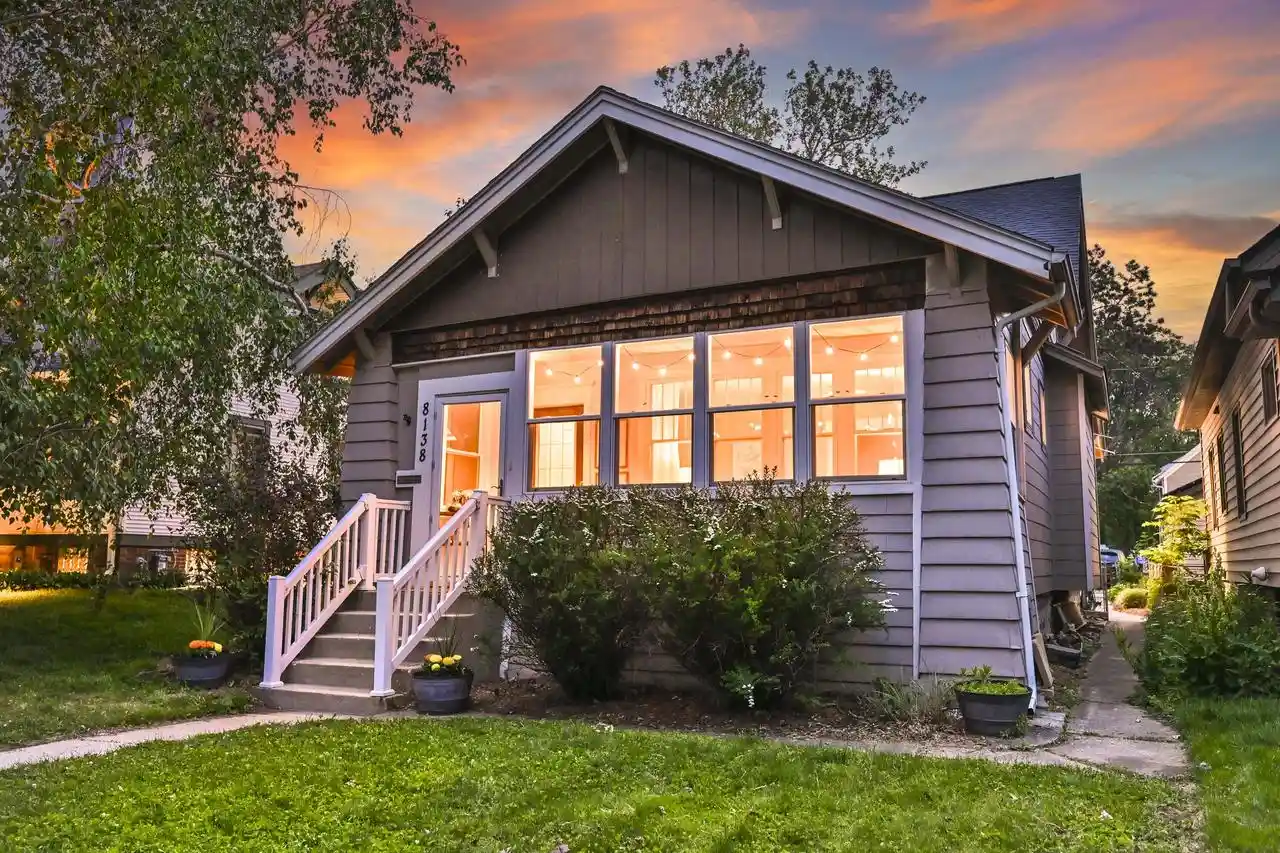 Homes for sale in Wauwatosa, WI | 8138 Gridley Avenue Avenue, Wauwatosa, WI 53213 | MLS# 1965206