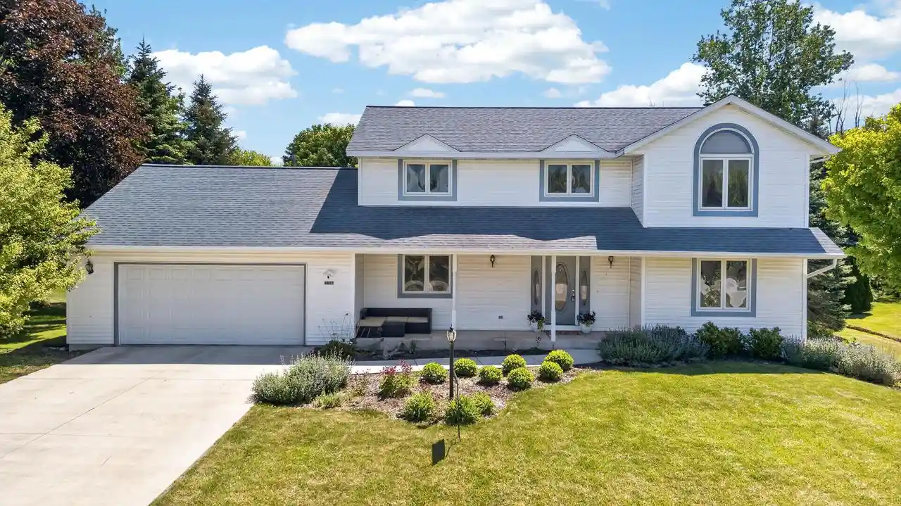 Homes for sale in Sheboygan, WI | 4577 Hunters Glen Dr Dr, Sheboygan, WI 53083 | MLS# 1965211