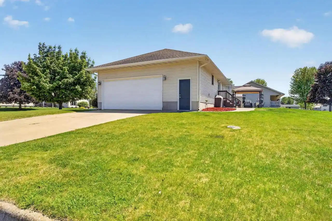 Homes for sale in Menominee, MI | 2505 19th Street Street, Menominee, MI 49858 | MLS# 50326593