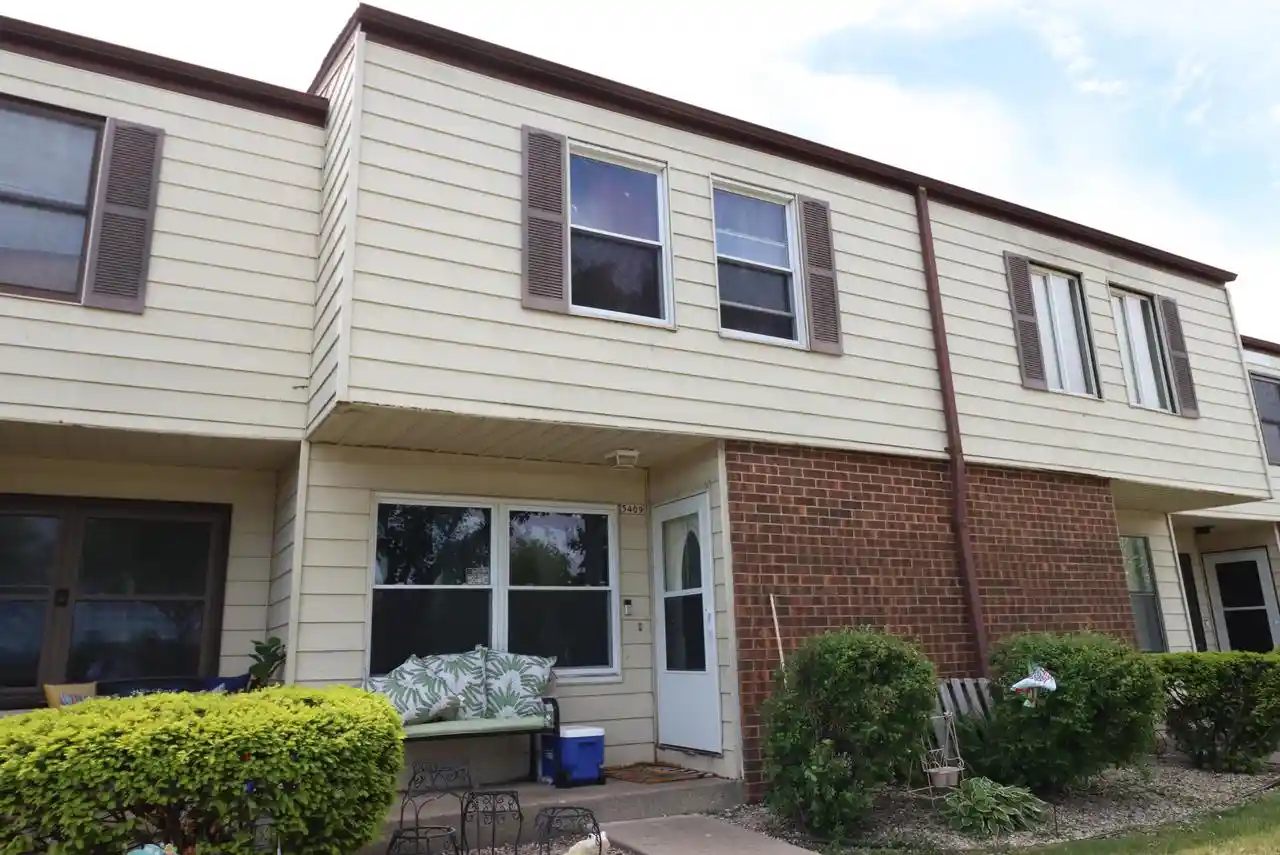Homes for sale in Racine, WI | 5409 Byrd Avenue Avenue, Racine, WI 53406 | MLS# 1965232