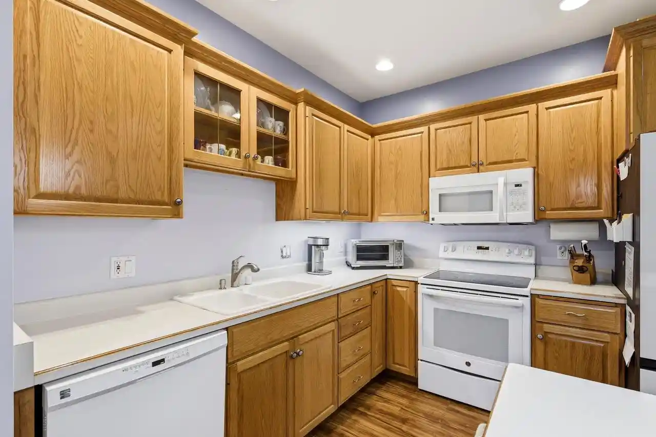 2nd image of 6802 Raymond Rd Rd, Madison, WI 53719