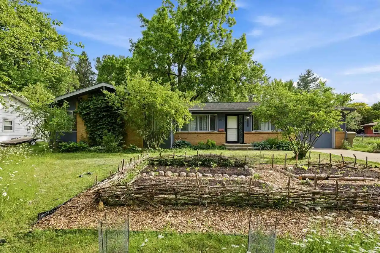 1st image of 2310 Tanager Trail Trail, Madison, WI 53711 | MLS# 2024786