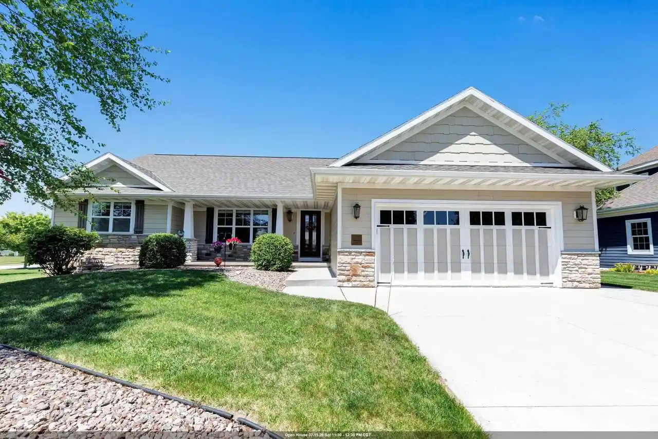 Homes for sale in Green Bay, WI | 4233 Gaibrielles Gate Dr Dr, Green Bay, WI 54313 | MLS# 50326617