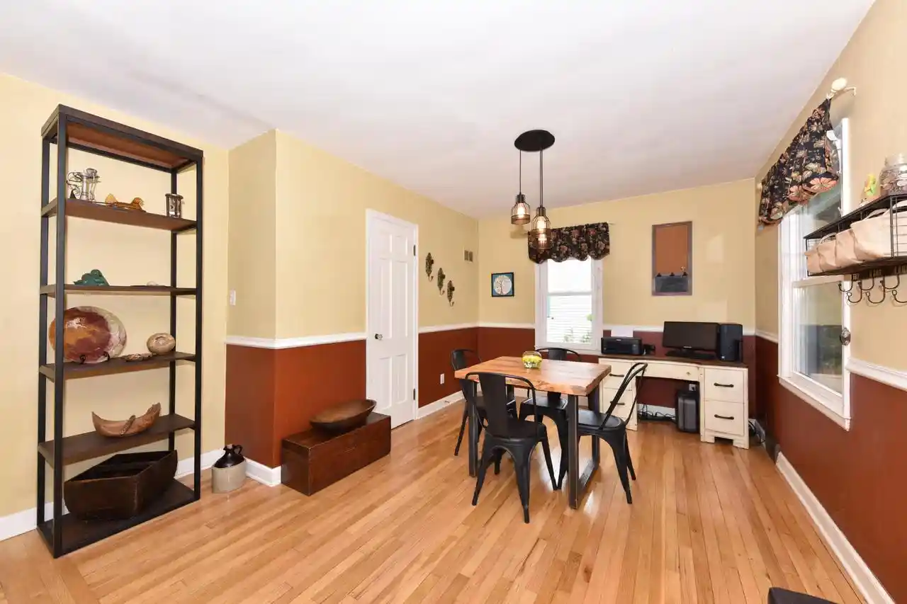 Homes for sale in Cedarburg, WI | W63N375 Hillcrest Avenue Avenue, Cedarburg, WI 53012 | MLS# 1965291
