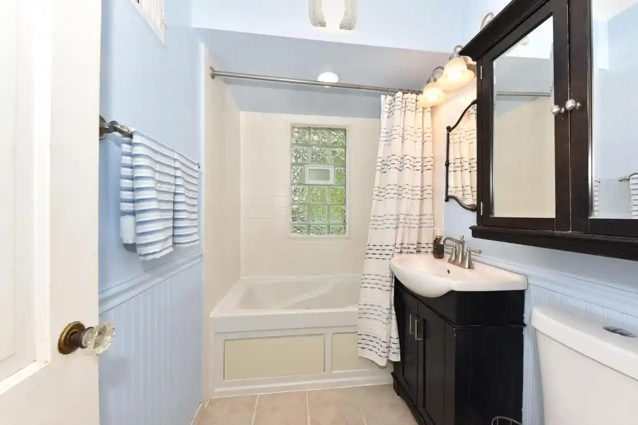 Homes for sale in Cedarburg, WI | W63N375 Hillcrest Avenue Avenue, Cedarburg, WI 53012 | MLS# 1965291