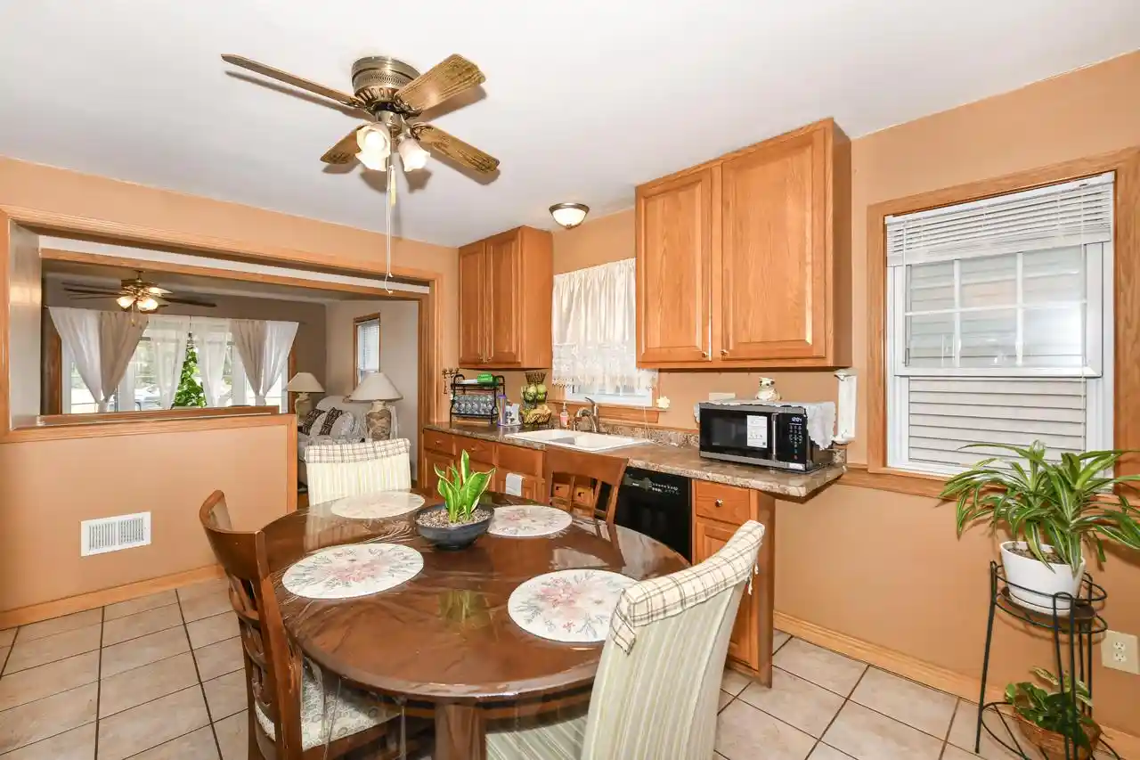 Homes for sale in South Milwaukee, WI | 2426 5th Avenue Avenue, South Milwaukee, WI 53172 | MLS# 1965292