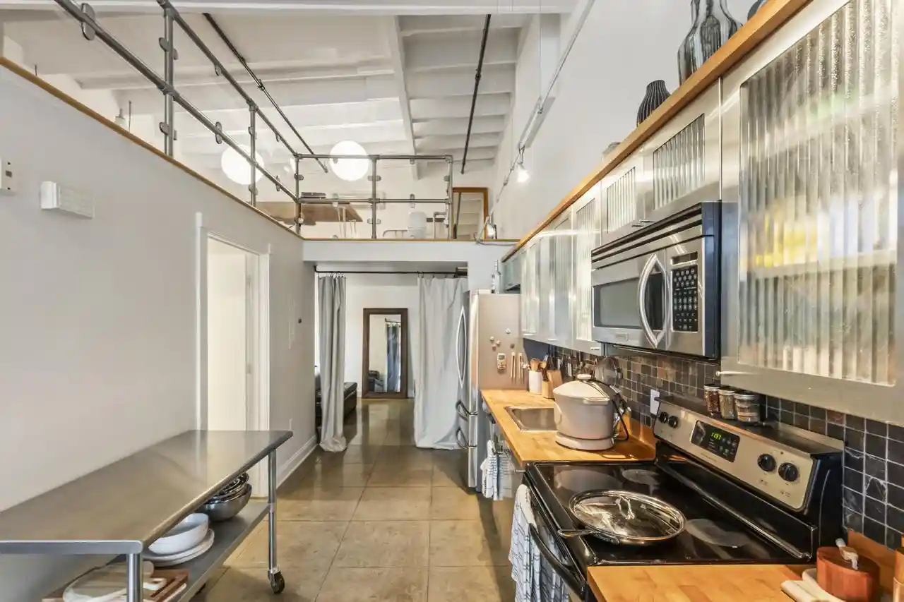 Homes for sale in Milwaukee, WI | 3059 N Weil Street Street, Milwaukee, WI 53212 | Houzeo