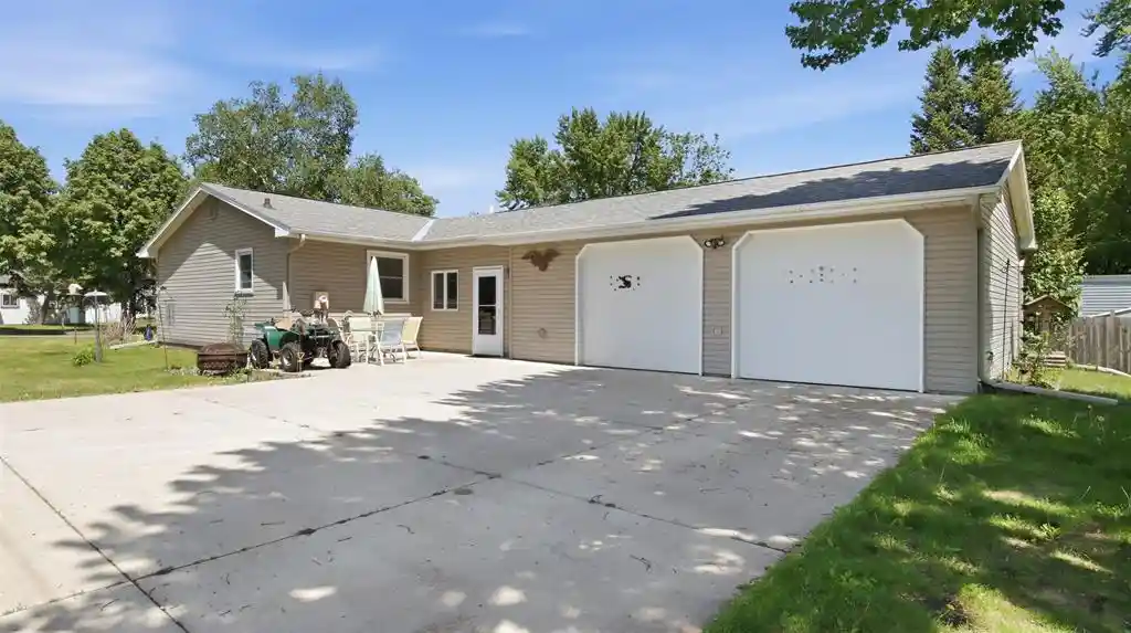 Homes for sale in Eau Claire, WI | 3201 Lotus Street Street, Eau Claire, WI 54703 | MLS# 1601813