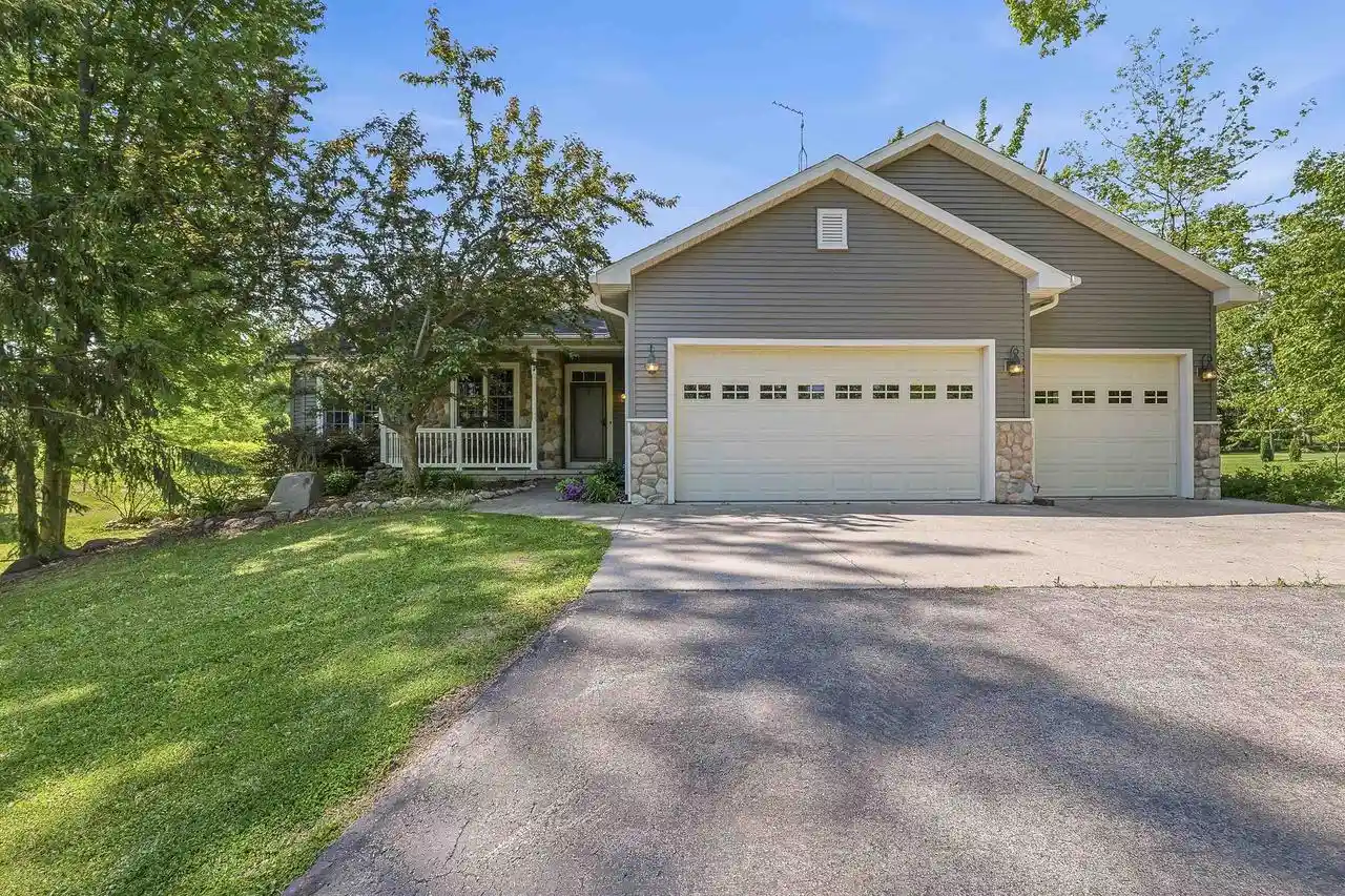 Homes for sale in Fond Du Lac, WI | W7974 Thomaswood Trail Trail, Fond Du Lac, WI 54937 | MLS# 50326584