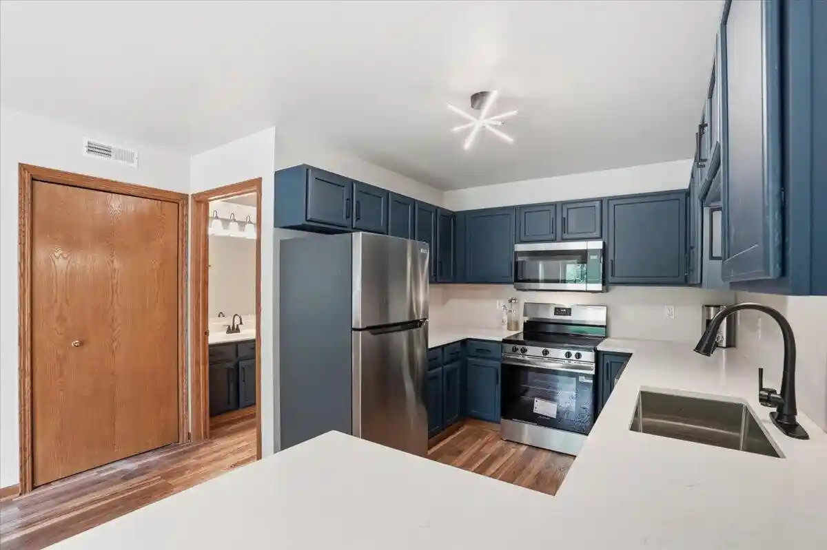 Homes for sale in Germantown, WI | N113w16218 Sylvan Cir Cir, Germantown, WI 53022