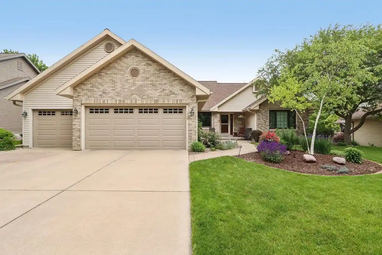 1st image of 1917 Winchester Way Way, Waunakee, WI 53597 | MLS# 2024834