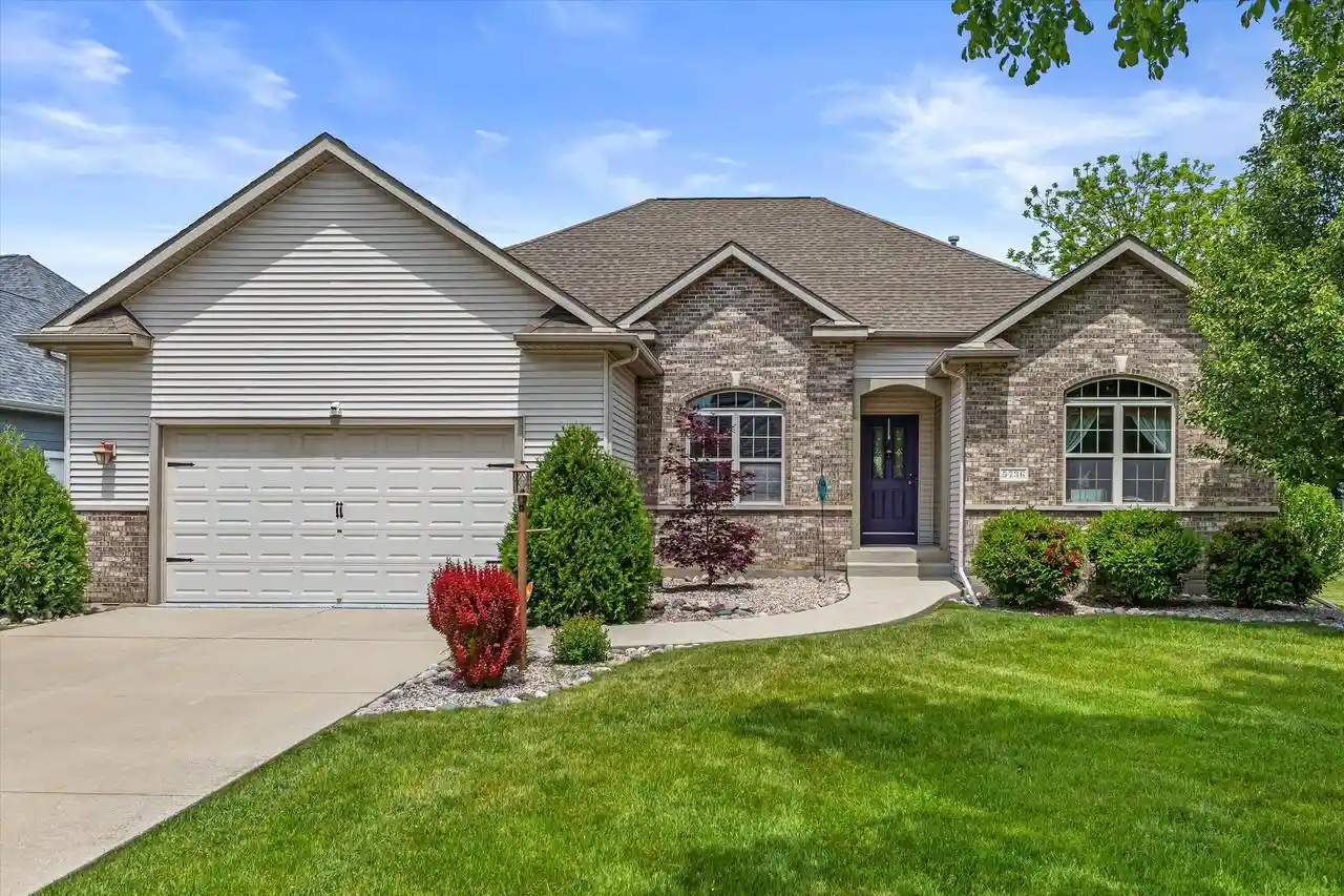 Homes for sale in Kenosha, WI | 5736 84th Street Street, Kenosha, WI 53142 | MLS# 1965323