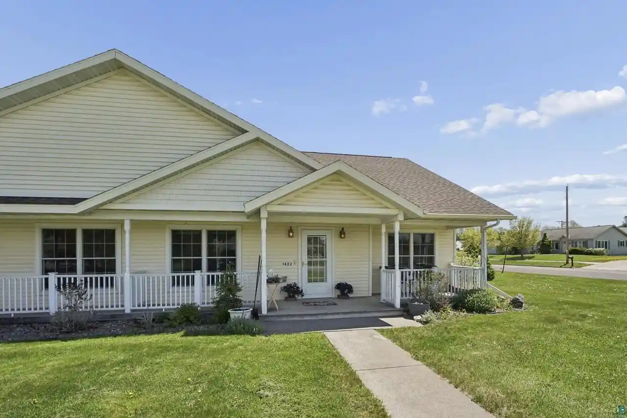 Homes for sale in Superior, WI | 1422 New York Ave Ave, Superior, WI 54880 | MLS# 6125768