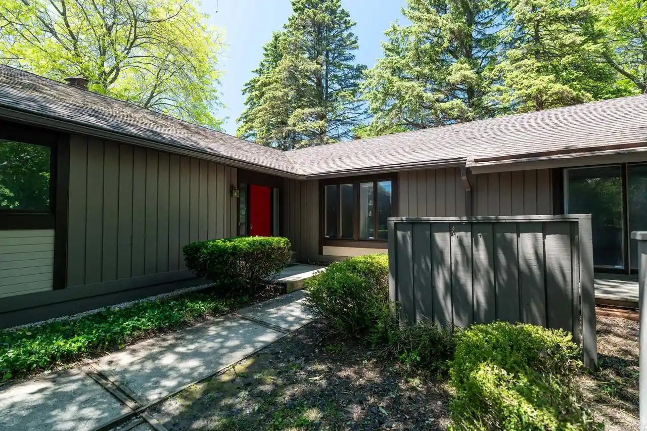 Homes for sale in Wind Point, WI | 8 Pinewood Court Court, Wind Point, WI 53402 | MLS# 1965360