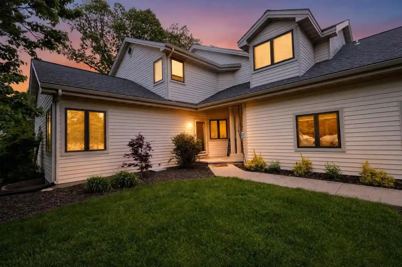 1st image of 942 S Park Avenue Avenue, Fond Du Lac, WI 54935 | MLS# 50326482